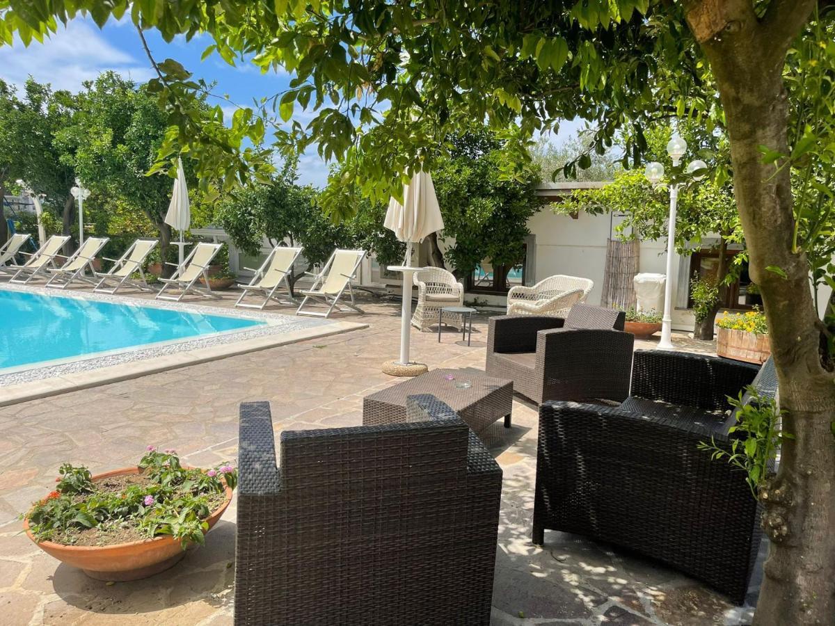 Casa Sorrento, Immerso Nel Verde A Pochi Passi Dal Centro ภายนอก รูปภาพ