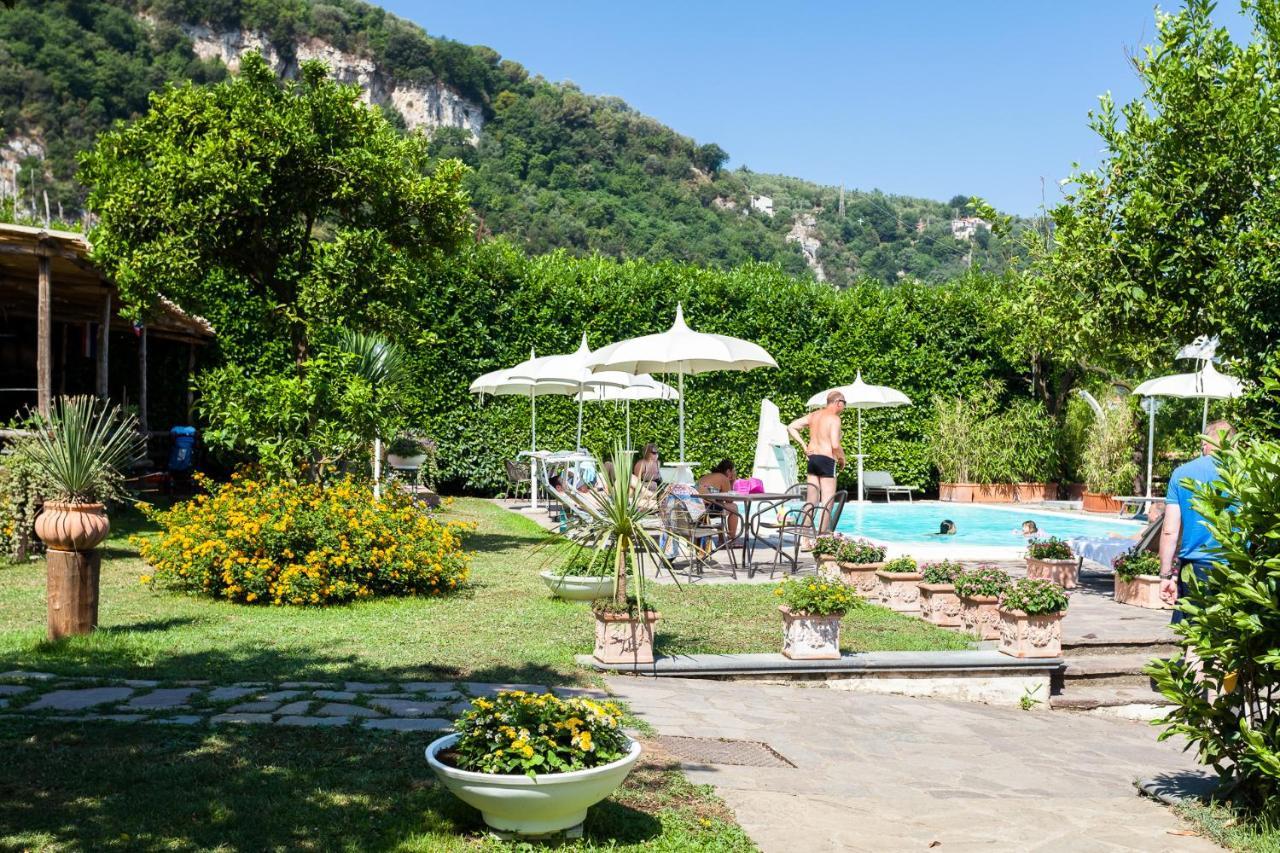 Casa Sorrento, Immerso Nel Verde A Pochi Passi Dal Centro ภายนอก รูปภาพ