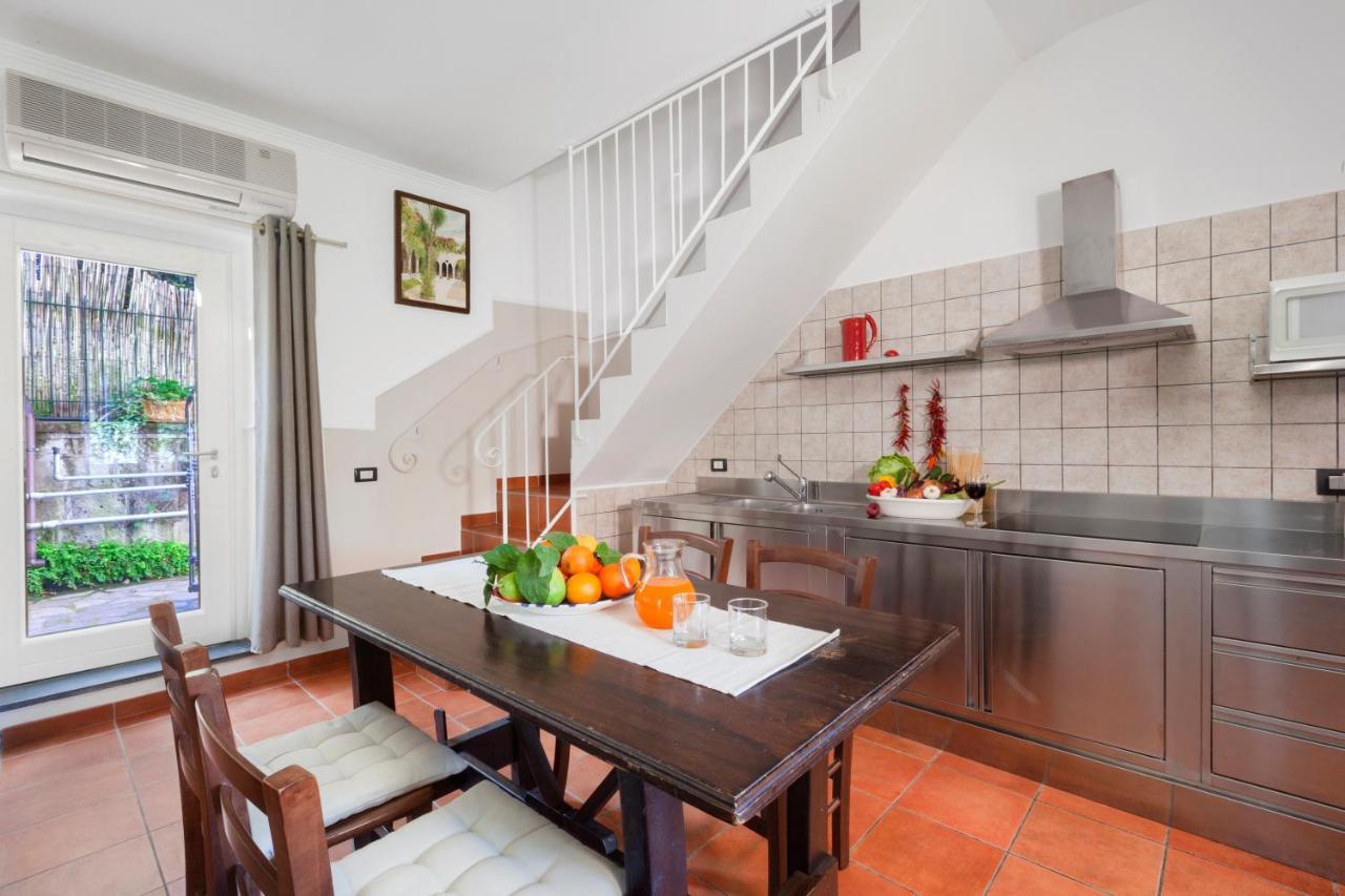Casa Sorrento, Immerso Nel Verde A Pochi Passi Dal Centro ภายนอก รูปภาพ