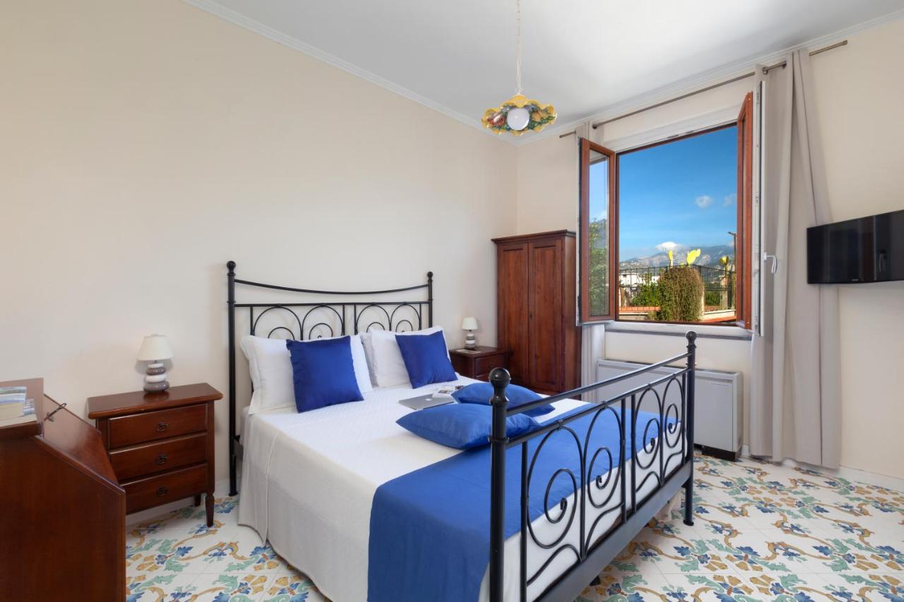 Casa Sorrento, Immerso Nel Verde A Pochi Passi Dal Centro ภายนอก รูปภาพ